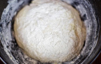 залишаємо тісто настоятися