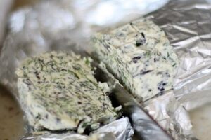 Ароматне масло з травами