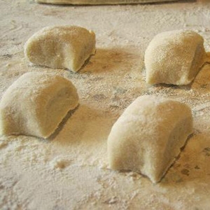 шматки тесту