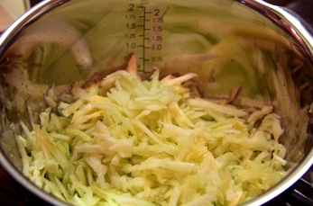 натираємо на тертку груші