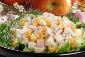 Салат «Європа» з ананасом