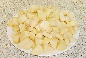 нарізаємо картоплю