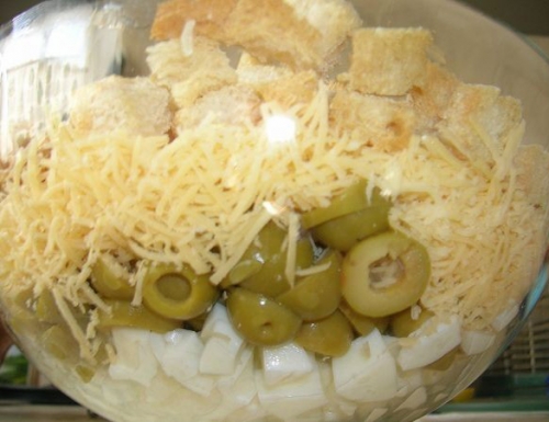 салат в мисці