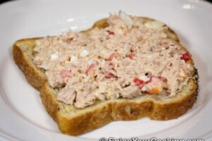 Салат з тунцем