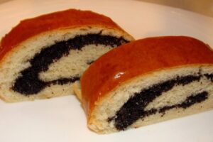 Маковий рулет