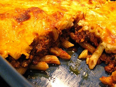 макарони в мисці