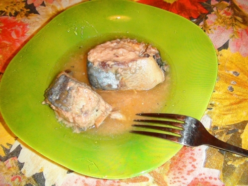 рибна консерва в маслі