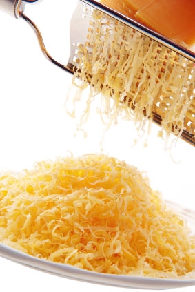 натираємо сир