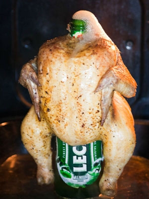 курка на пляшці в духовці