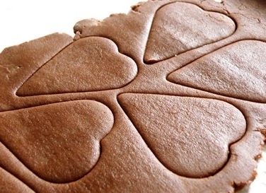 Розкачуємо тісто і формуємо печиво