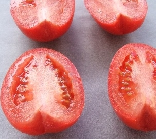 Ріжемо помідори