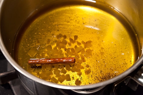 каструля з водою