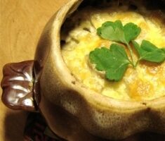 Осетер в сметані