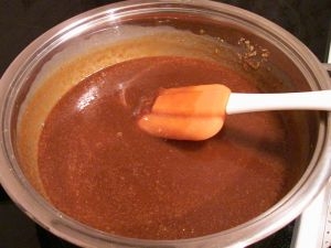 цукор розтопився і стіл коричневим