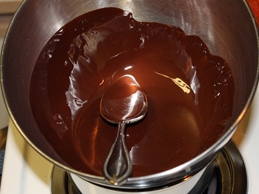 розтоплюємо шоколад на паровій бані