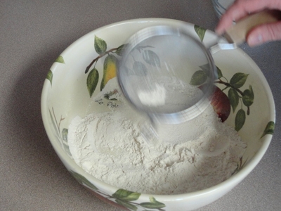 просіваємо борошно