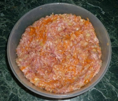 М'ясний фарш з овочами - начинка для кабачків