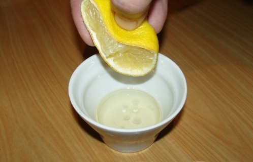 видавлюємо лимонний сік