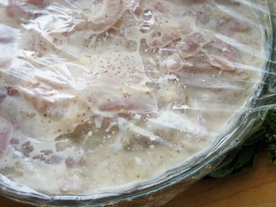 миска з маринованою