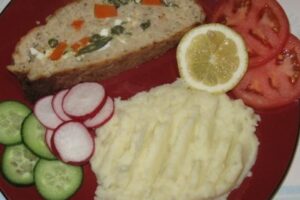 Рулет з рибного фаршу з начинкою