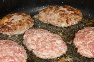 котлети на сковороді