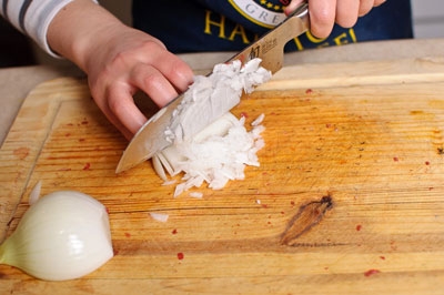 лук на дошці