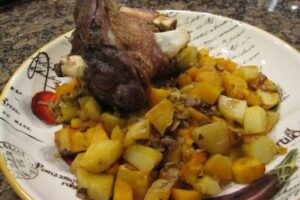 Гарбуз з грибами і картоплею