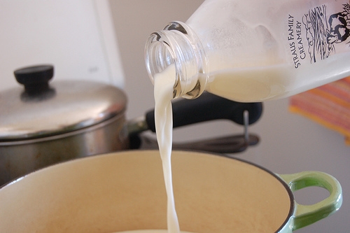 вливаємо крупи в молоко