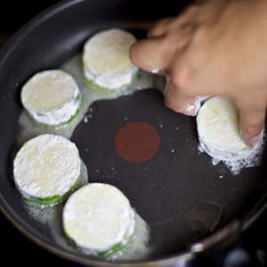 кабачки на сковороді