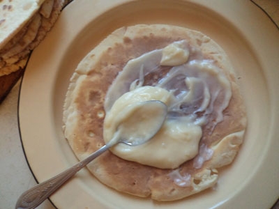 ложка з кремом