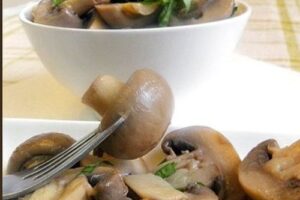 Печериці в винному соусі