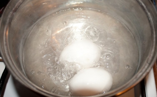 відварюємо яйця