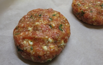 формуємо котлети по-сербськи