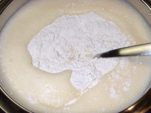 додаємо борошно