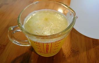 видавлюємо сік лимона