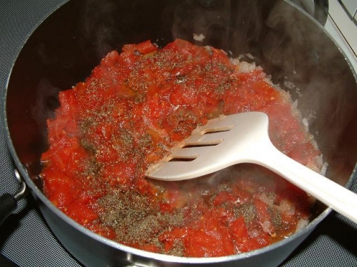 цибулю з помідорами