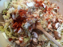 тушкуємо інгредієнти для начинки