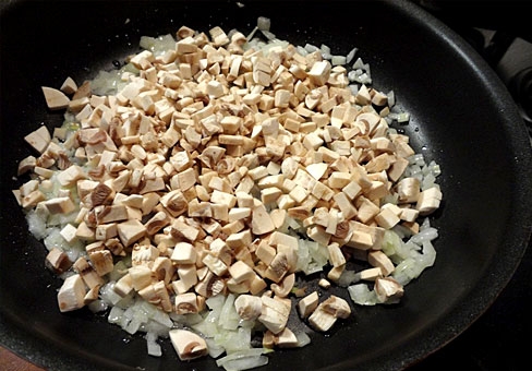 цибулю і гриби запашні