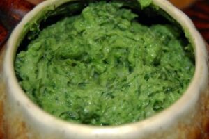 Закуска з сала з черемшею