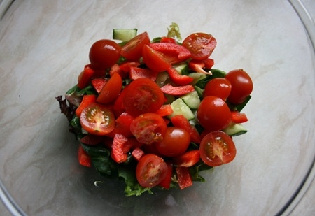 помідори в мисці