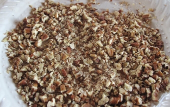 подрібнюємо горіхи