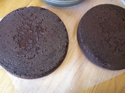 дістаємо коржі