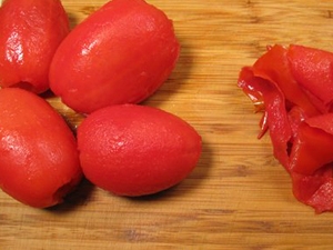 відчищаємо помідори від шкірки