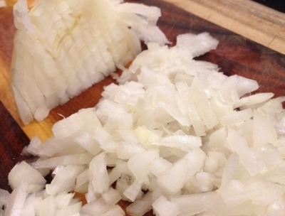 нарізаємо лук