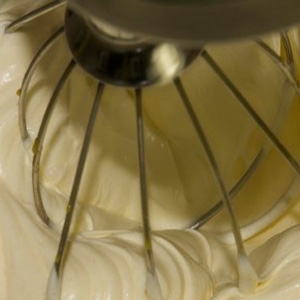 збитий жовток