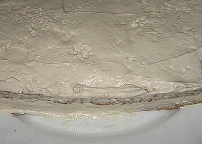 змащуємо кремом коржі