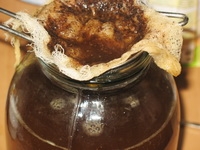 зливаємо квас
