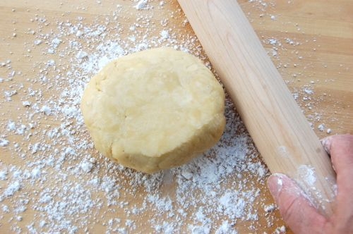 тісто на столі