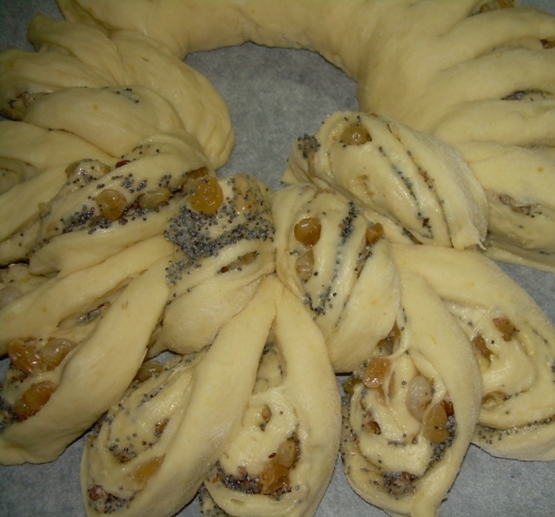 загортаємо пиріг-рулет