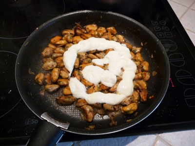 мідії з вершками